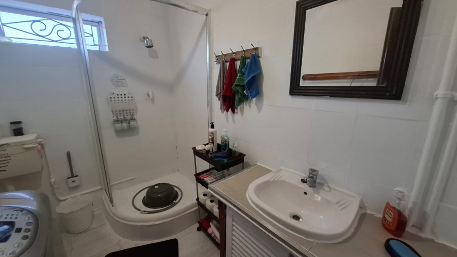 3 Bedroom Property for Sale in Lentegeur Western Cape